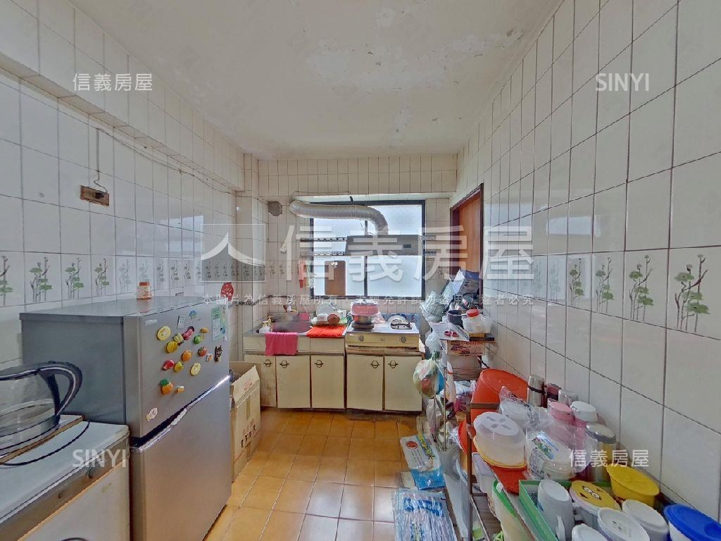 捷運景觀電梯頂加大戶房屋室內格局與周邊環境