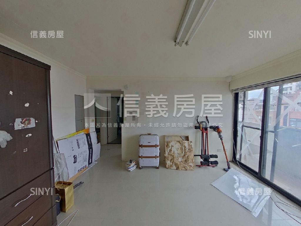 捷運景觀電梯頂加大戶房屋室內格局與周邊環境