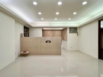 中央新村次高樓明亮３房