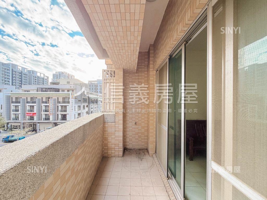 影三大空間朝南三房平車房屋室內格局與周邊環境