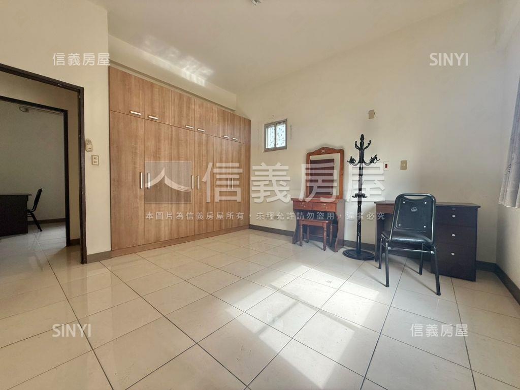 影三大空間朝南三房平車房屋室內格局與周邊環境