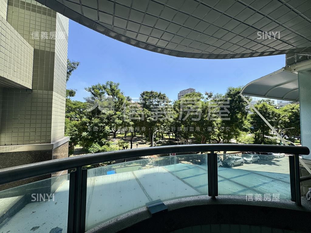 面公園松之國精裝四房平車房屋室內格局與周邊環境