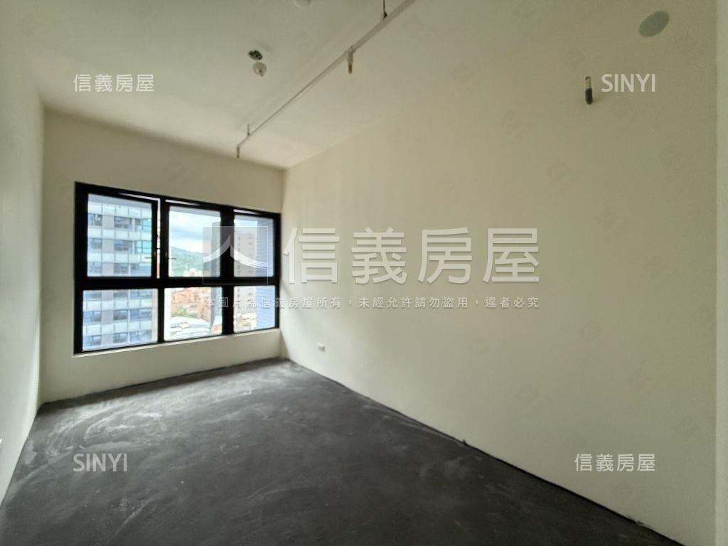 四房大坪數雙車位天母仰格房屋室內格局與周邊環境
