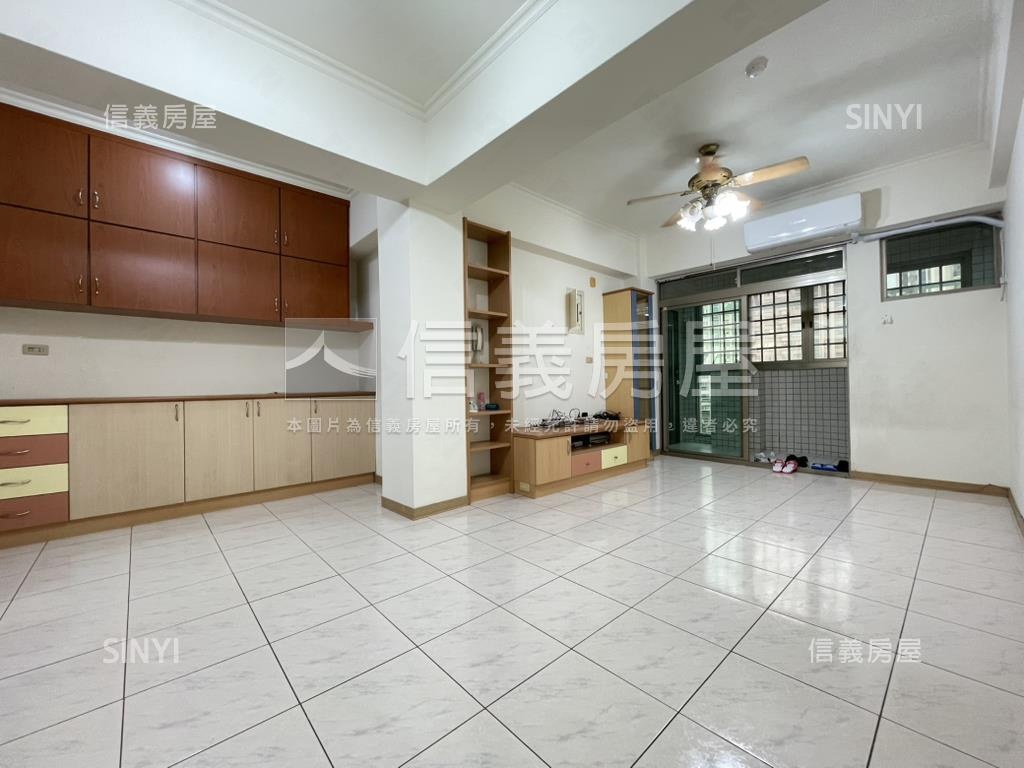 稀有社區管理公寓三房車位房屋室內格局與周邊環境