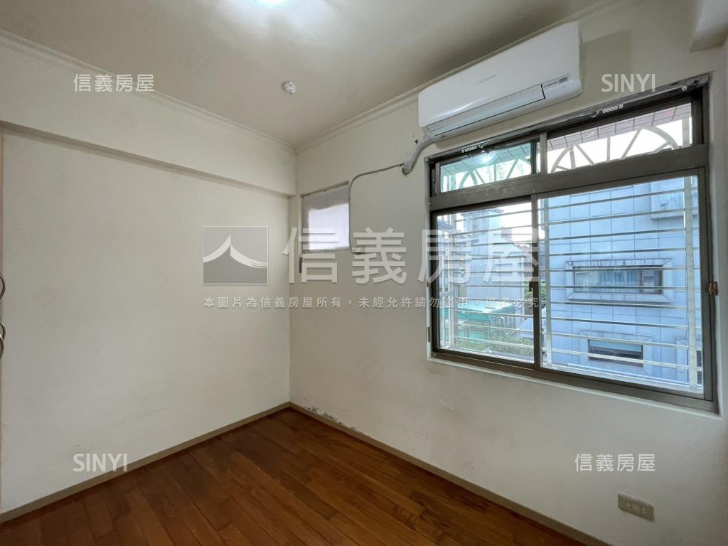 稀有社區管理公寓三房車位房屋室內格局與周邊環境