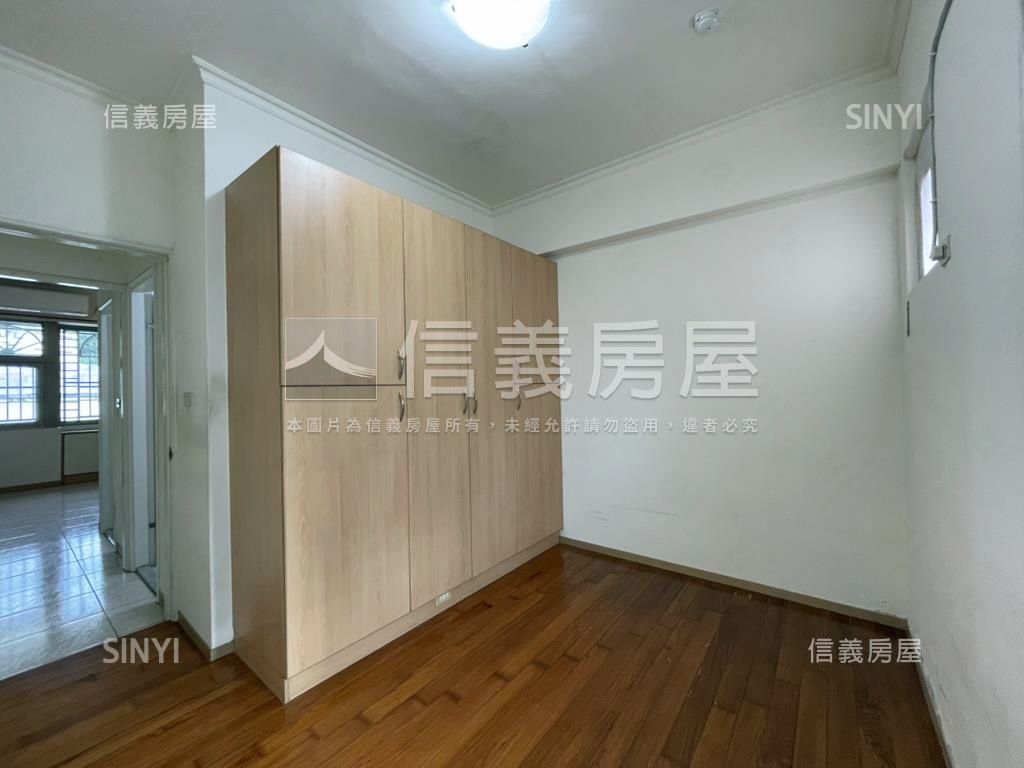 稀有社區管理公寓三房車位房屋室內格局與周邊環境