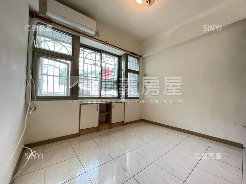 稀有社區管理公寓三房車位房屋室內格局與周邊環境