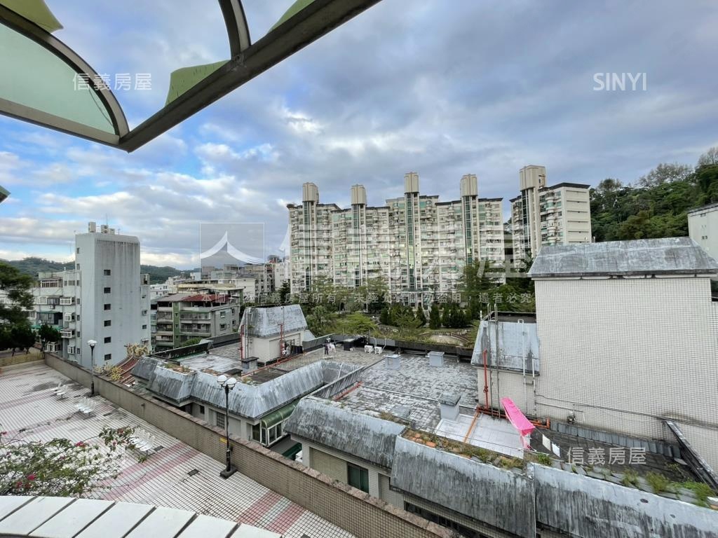 稀有社區管理公寓三房車位房屋室內格局與周邊環境