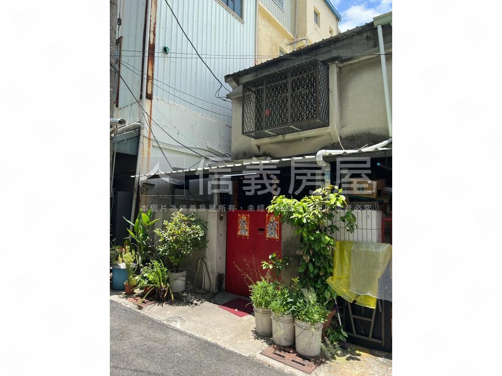 近信義國小捷運邊間透天房屋室內格局與周邊環境