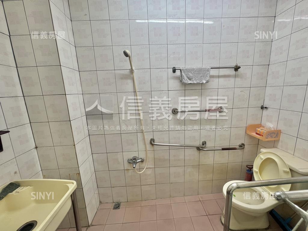 近信義國小捷運邊間透天房屋室內格局與周邊環境