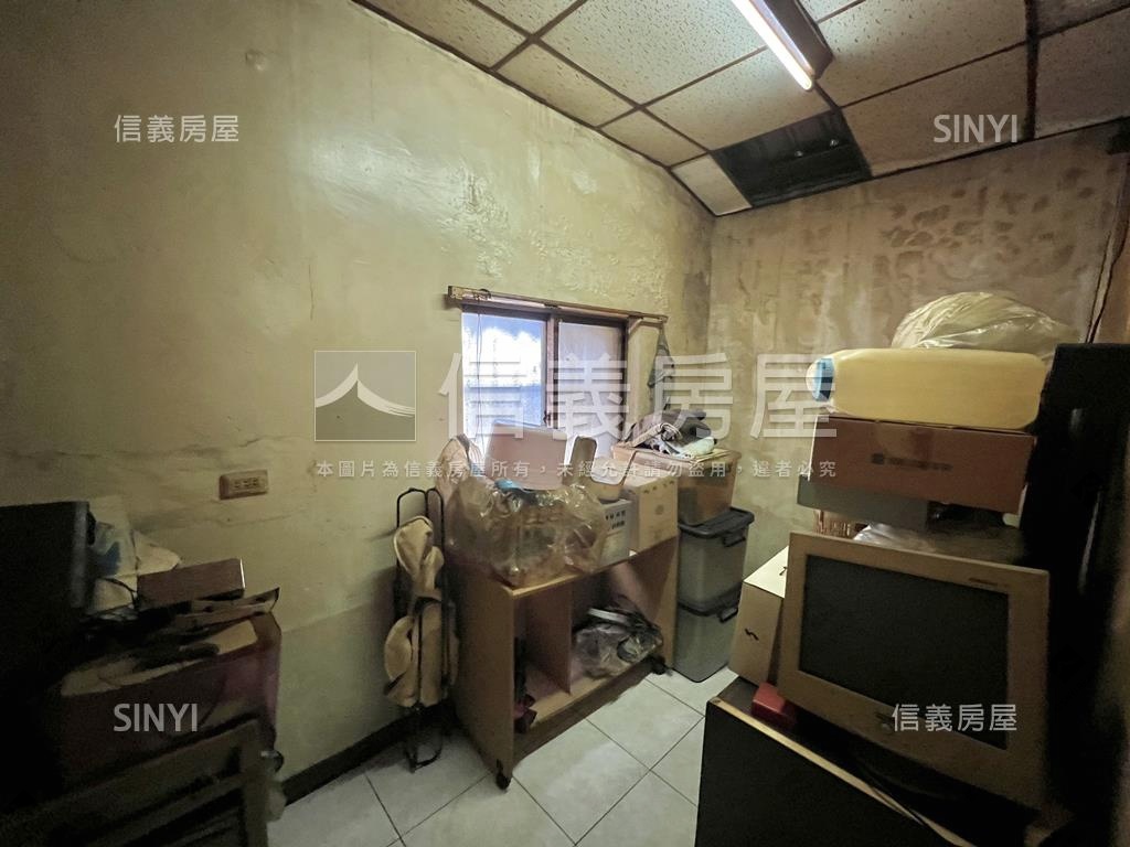 近信義國小捷運邊間透天房屋室內格局與周邊環境
