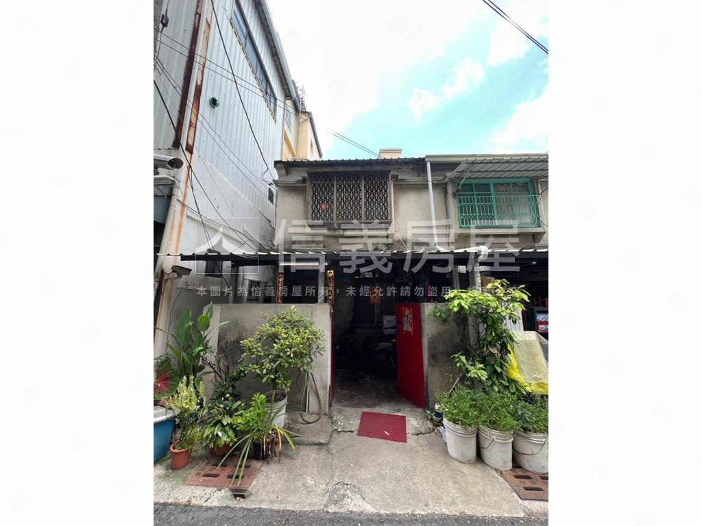 近信義國小捷運邊間透天房屋室內格局與周邊環境