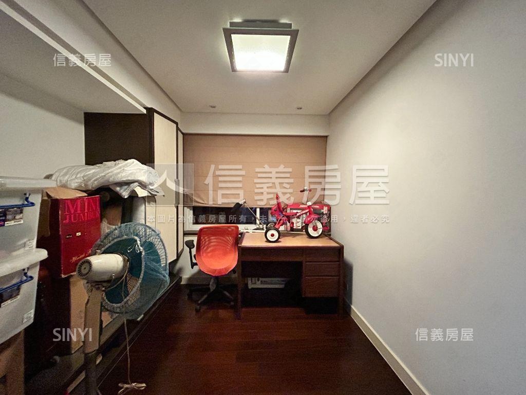 麗霖珍寶獨戶豪邸雙車位房屋室內格局與周邊環境