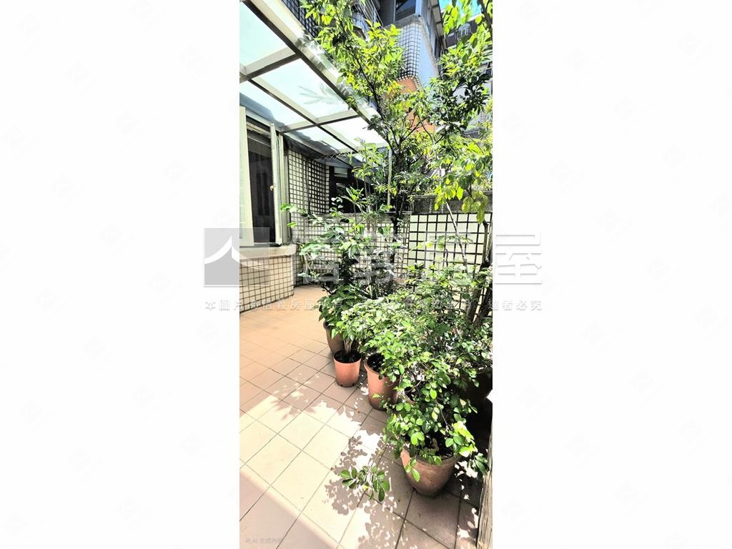 麗景稀有市區透天小苑房屋室內格局與周邊環境
