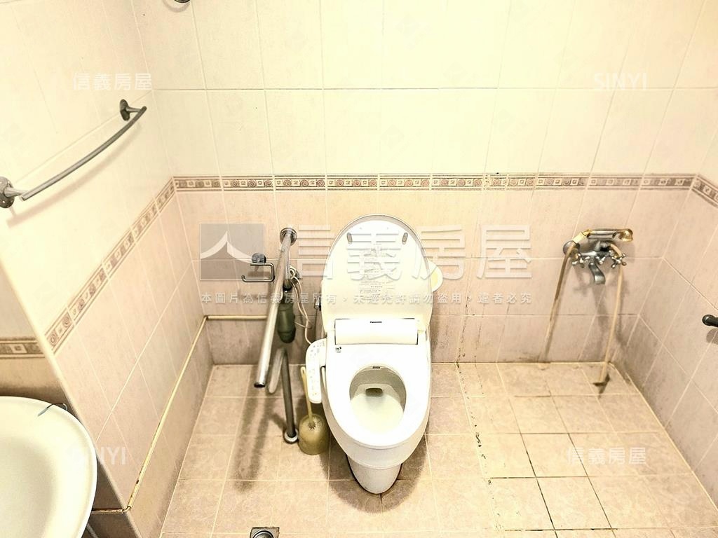 麗景稀有市區透天小苑房屋室內格局與周邊環境