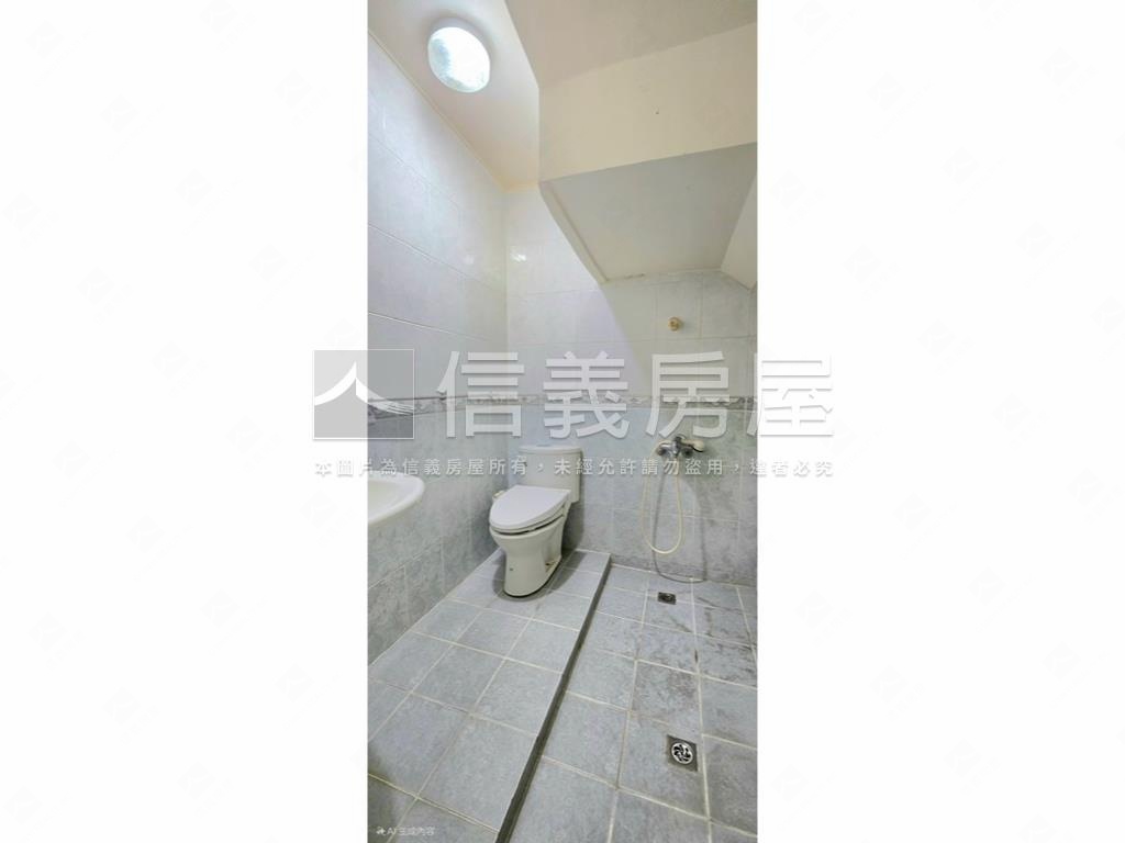 麗景稀有市區透天小苑房屋室內格局與周邊環境