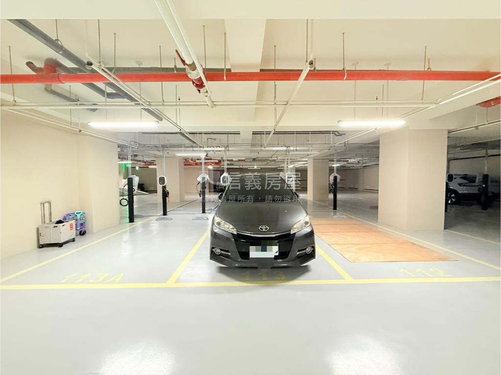 鋭揚新生活邊間採光附平車房屋室內格局與周邊環境