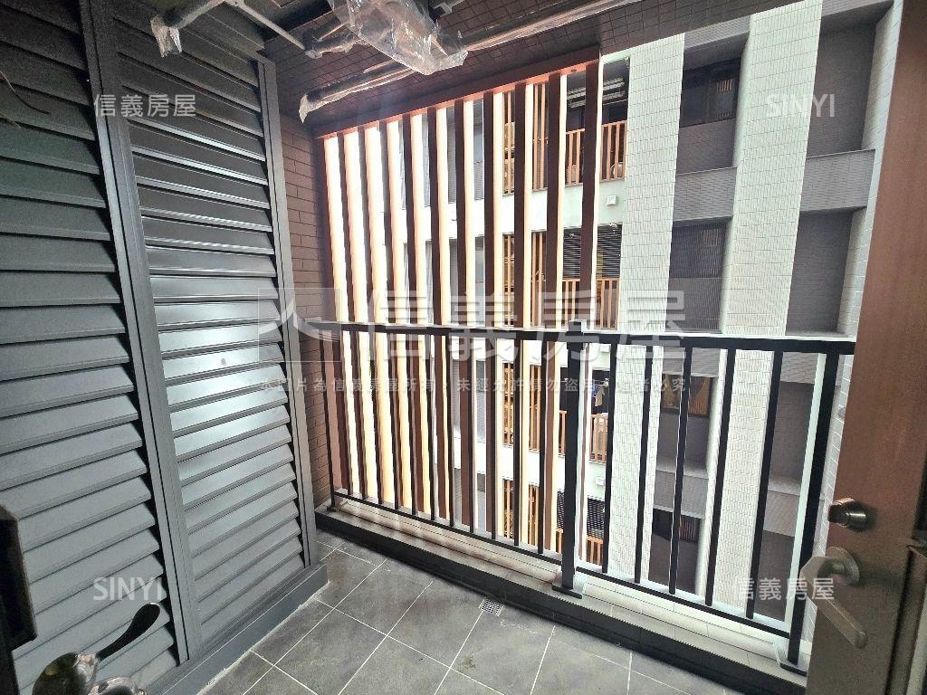 《有鄰之王》２樓附坡平房屋室內格局與周邊環境