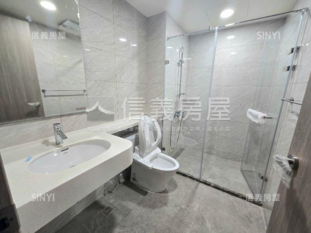 《有鄰之王》２樓附坡平房屋室內格局與周邊環境