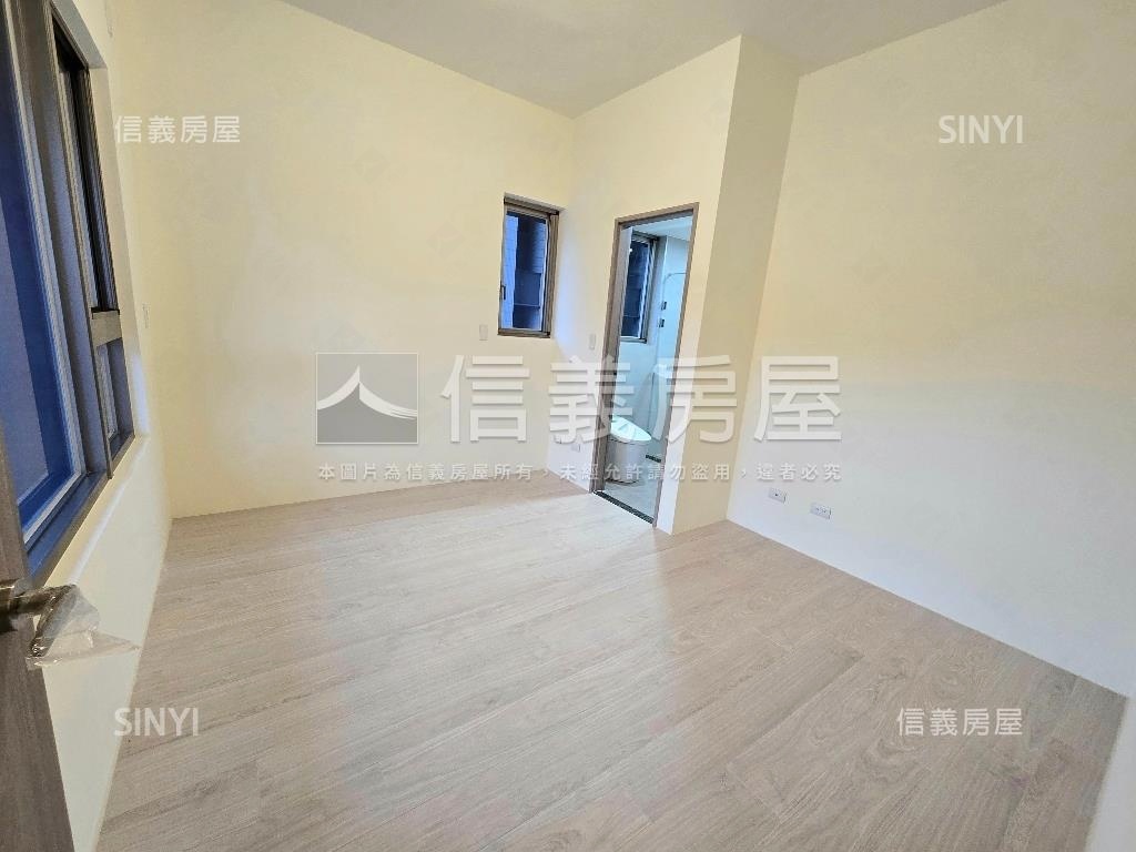 《有鄰之王》２樓附坡平房屋室內格局與周邊環境