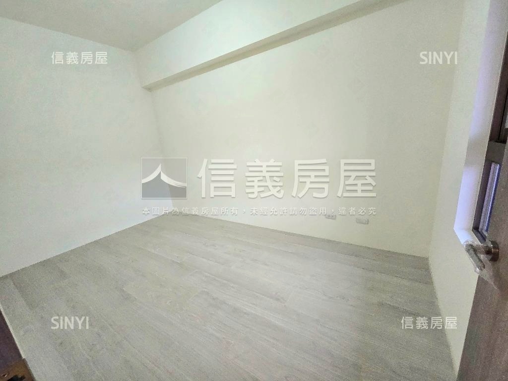 《有鄰之王》２樓附坡平房屋室內格局與周邊環境