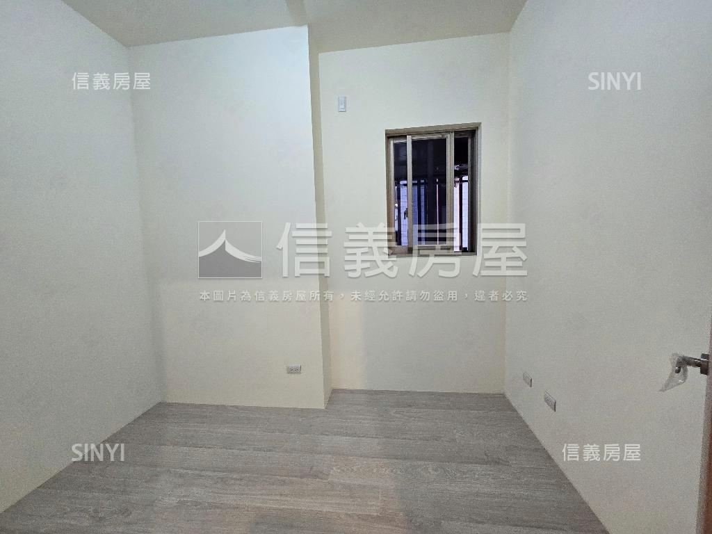 《有鄰之王》２樓附坡平房屋室內格局與周邊環境