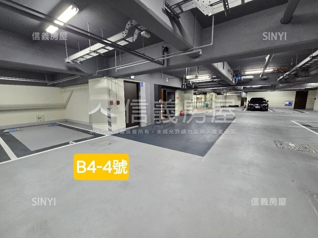 《有鄰之王》２樓附坡平房屋室內格局與周邊環境