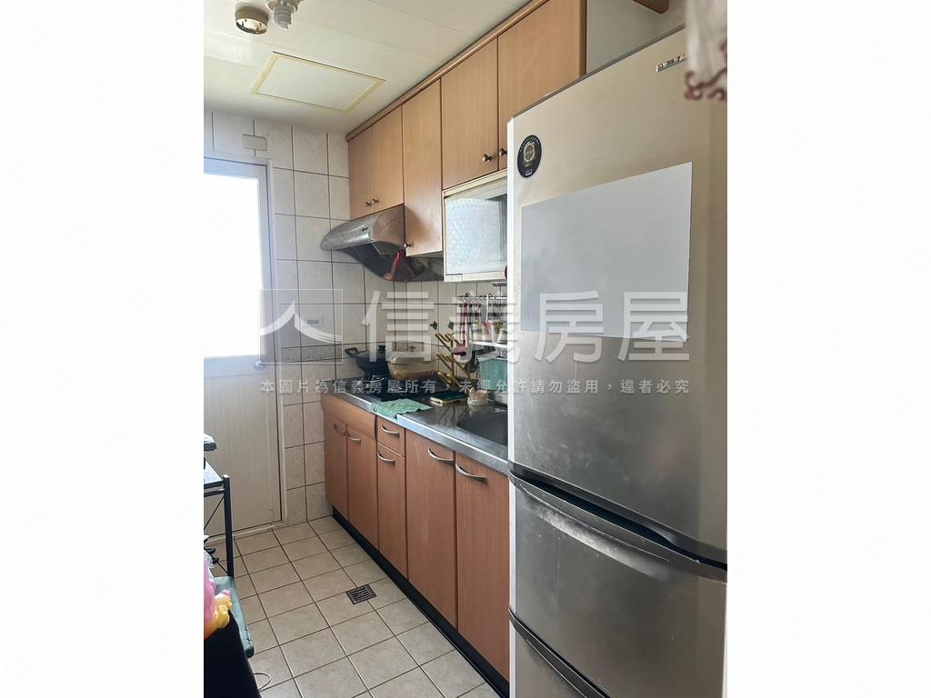 新視窗方正２房房屋室內格局與周邊環境
