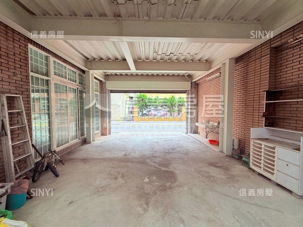 國際路三角窗金透天店面！房屋室內格局與周邊環境