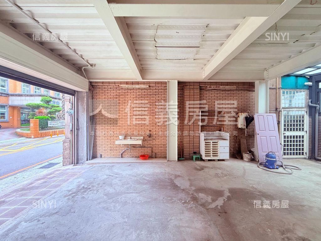 國際路三角窗金透天店面！房屋室內格局與周邊環境