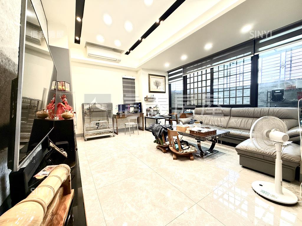 仁武面河景角窗輕奢美透房屋室內格局與周邊環境