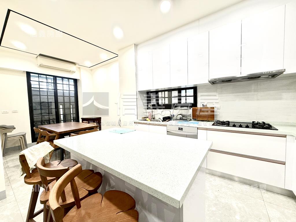 仁武面河景角窗輕奢美透房屋室內格局與周邊環境