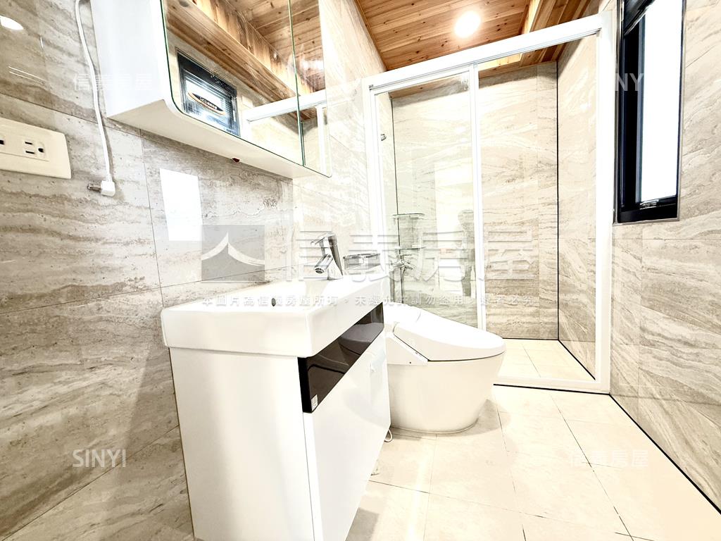 仁武面河景角窗輕奢美透房屋室內格局與周邊環境