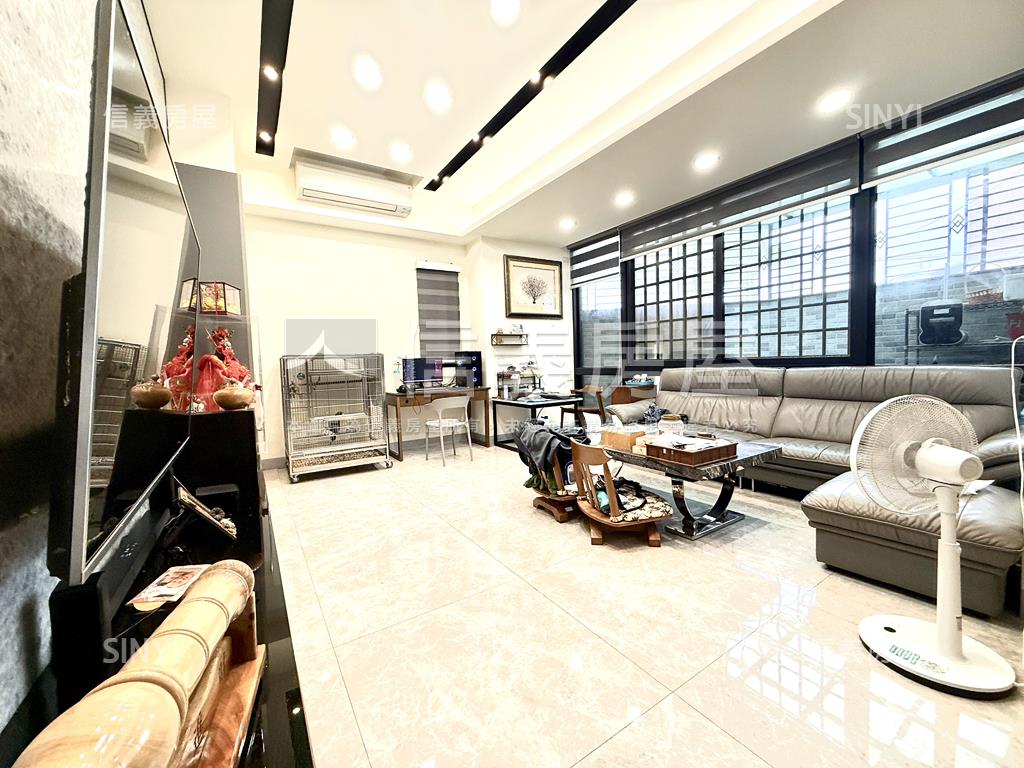 仁武面河景角窗輕奢美透房屋室內格局與周邊環境