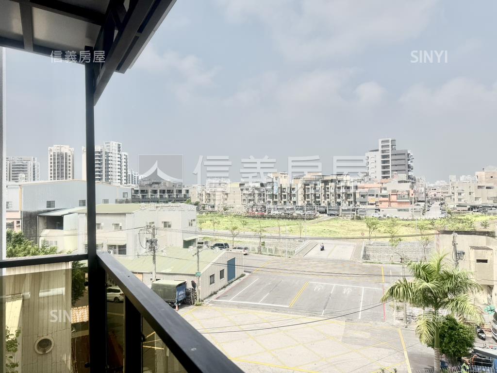 仁武面河景角窗輕奢美透房屋室內格局與周邊環境