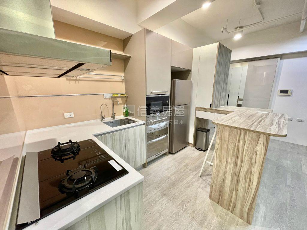 高鐵三面採光高樓質感兩房房屋室內格局與周邊環境