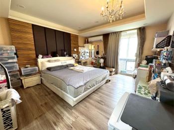 嶺東整理過社區型臨路透天