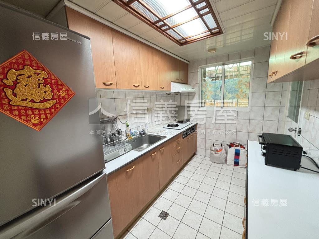 專約薇閣三房車位房屋室內格局與周邊環境
