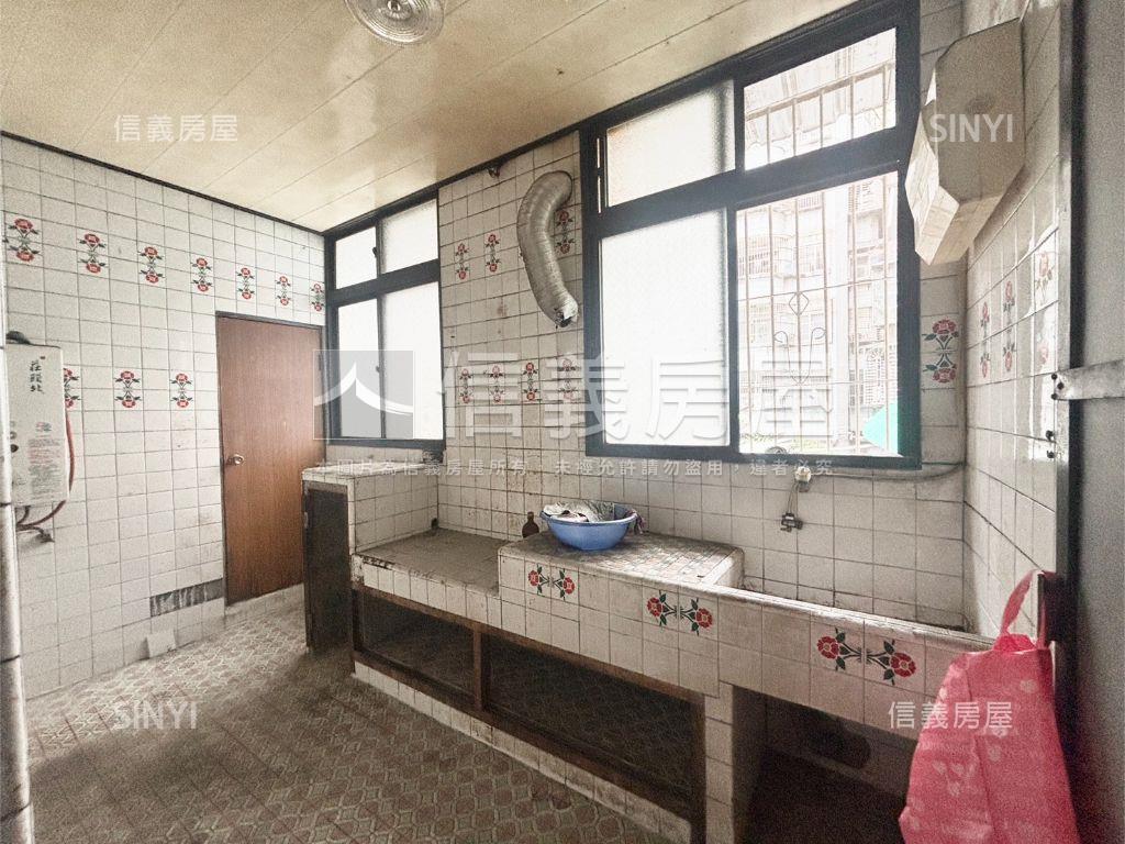 專任！大空間採光二樓美寓房屋室內格局與周邊環境