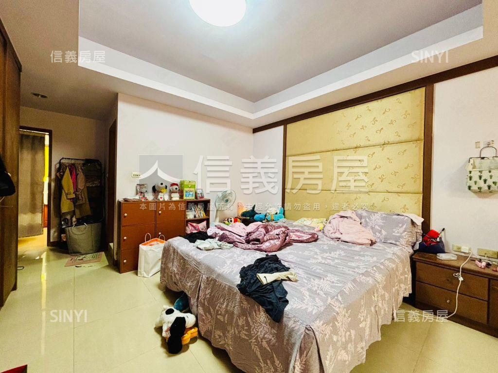 ８８旁大空間三角窗透店房屋室內格局與周邊環境