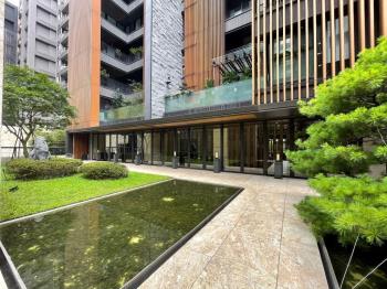 山嵐映月《河景第一排》