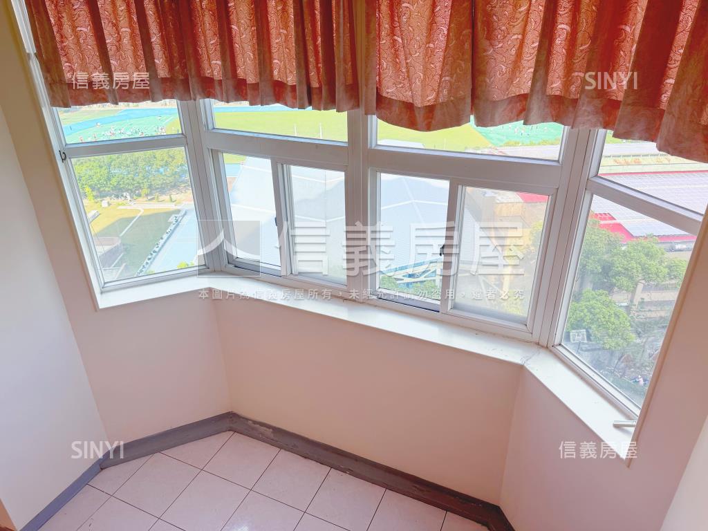 海韻山嵐摩天京華房屋室內格局與周邊環境