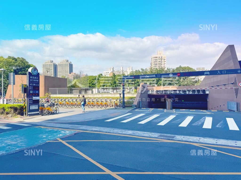 海韻山嵐摩天京華房屋室內格局與周邊環境