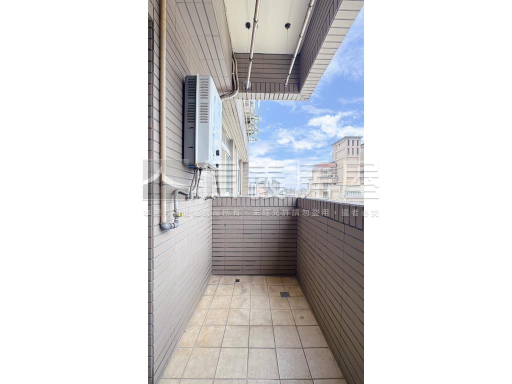 Ａ８緣圓園次頂採光三房房屋室內格局與周邊環境