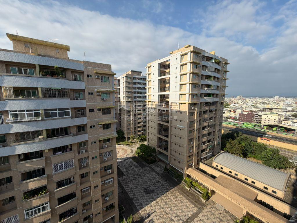 影三稀有高樓層３＋１平車房屋室內格局與周邊環境