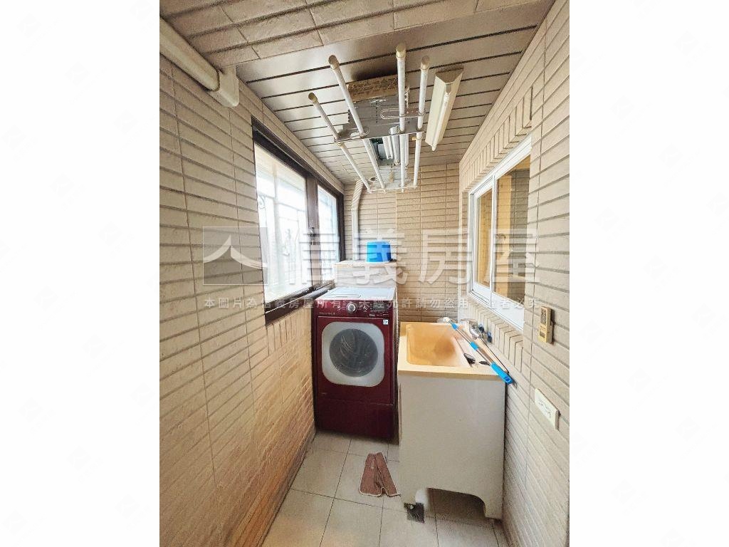 捷悅裝潢大二房車位房屋室內格局與周邊環境