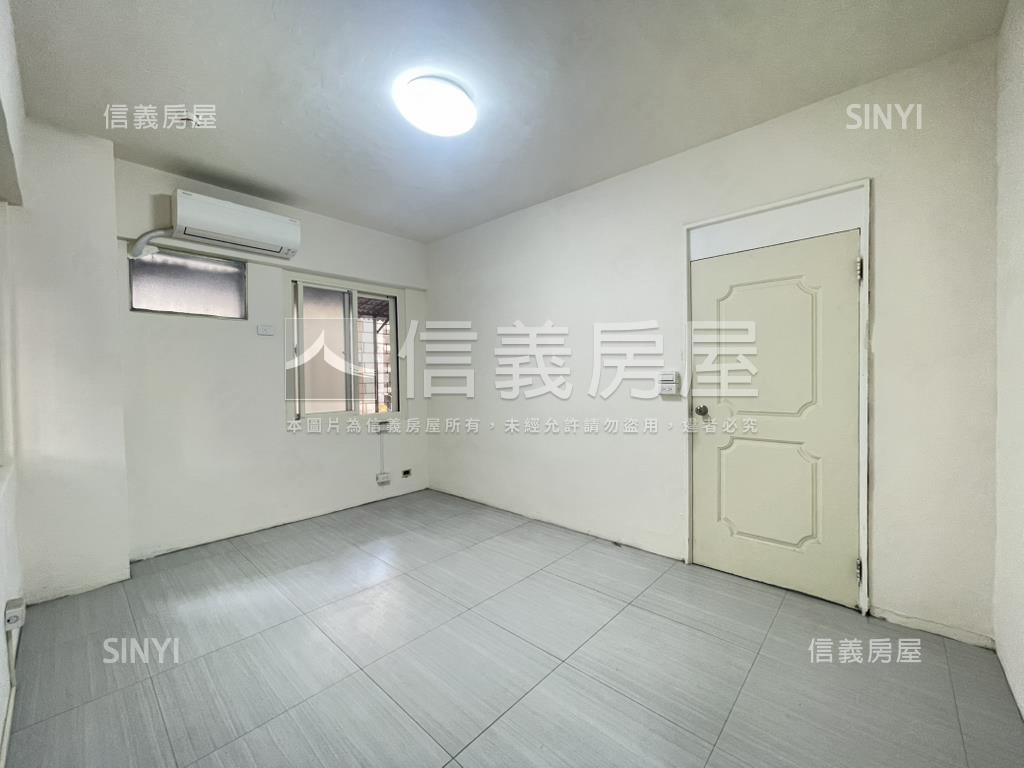 青年溫馨方正四房房屋室內格局與周邊環境