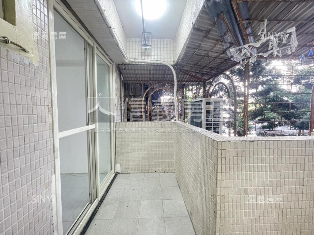 青年溫馨方正四房房屋室內格局與周邊環境