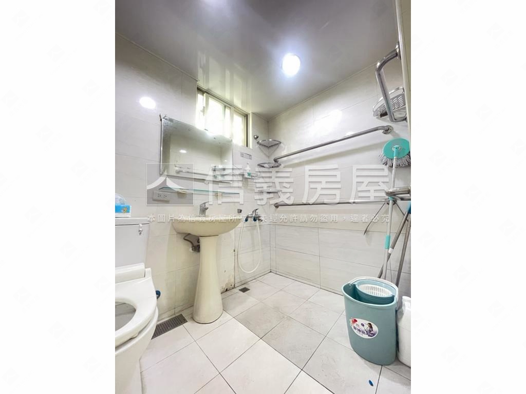 青年溫馨方正四房房屋室內格局與周邊環境