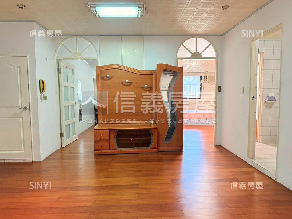 近體育場‧大智美寓頂加房屋室內格局與周邊環境